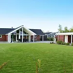 Casa vacanze 10 Person In Idestrup-by Traum Bøtø By